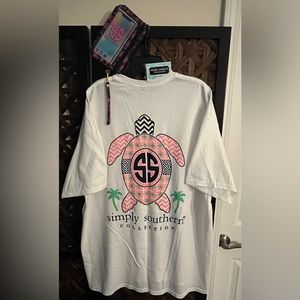 SOLD ~ NWT Simply Southern Tee & Flamingo Phone Holder